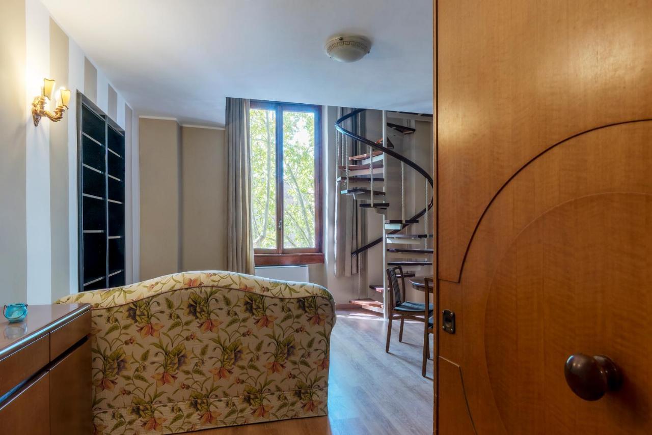 Roomy&cozy With Shared Terrace Appartamento Roma