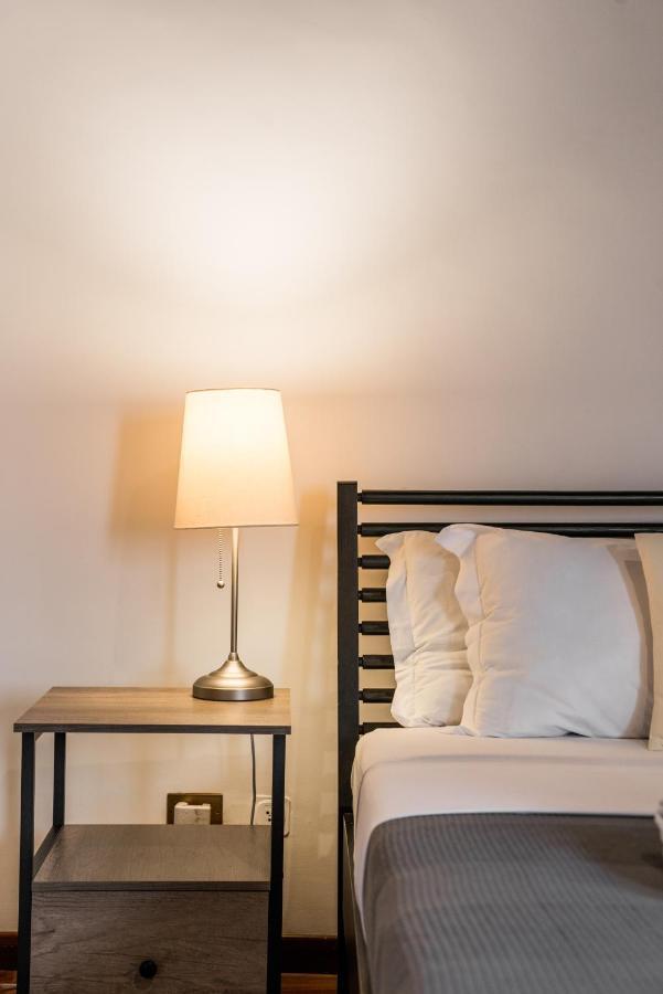 Vicolo Delle Grotte Apartment Rom