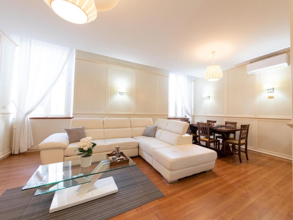 The Rent - Stylish One-bedroom In Piazza Barberini Roma