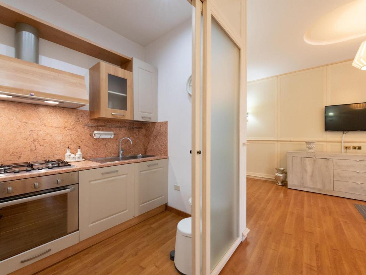 The Rent - Stylish One-bedroom In Piazza Barberini Roma