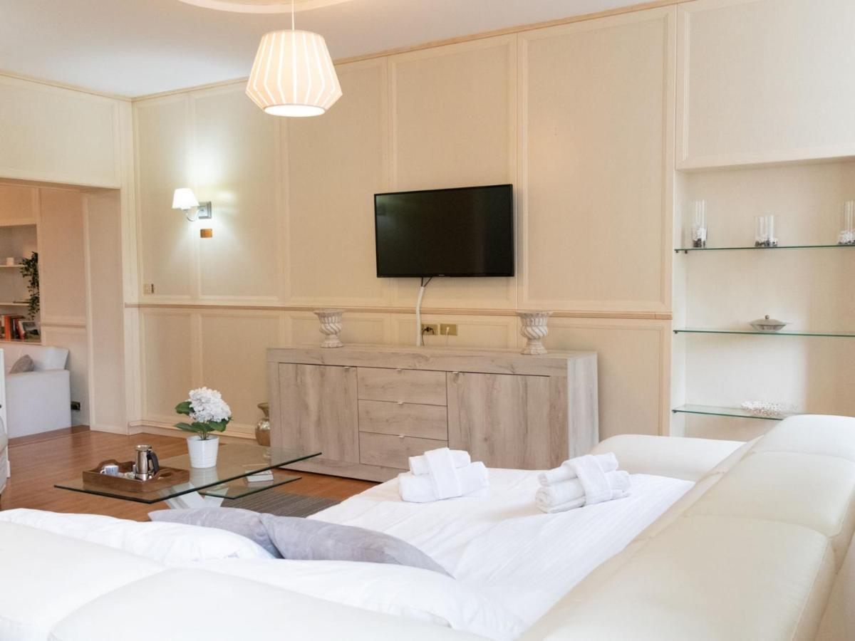 The Rent - Stylish One-bedroom In Piazza Barberini Roma