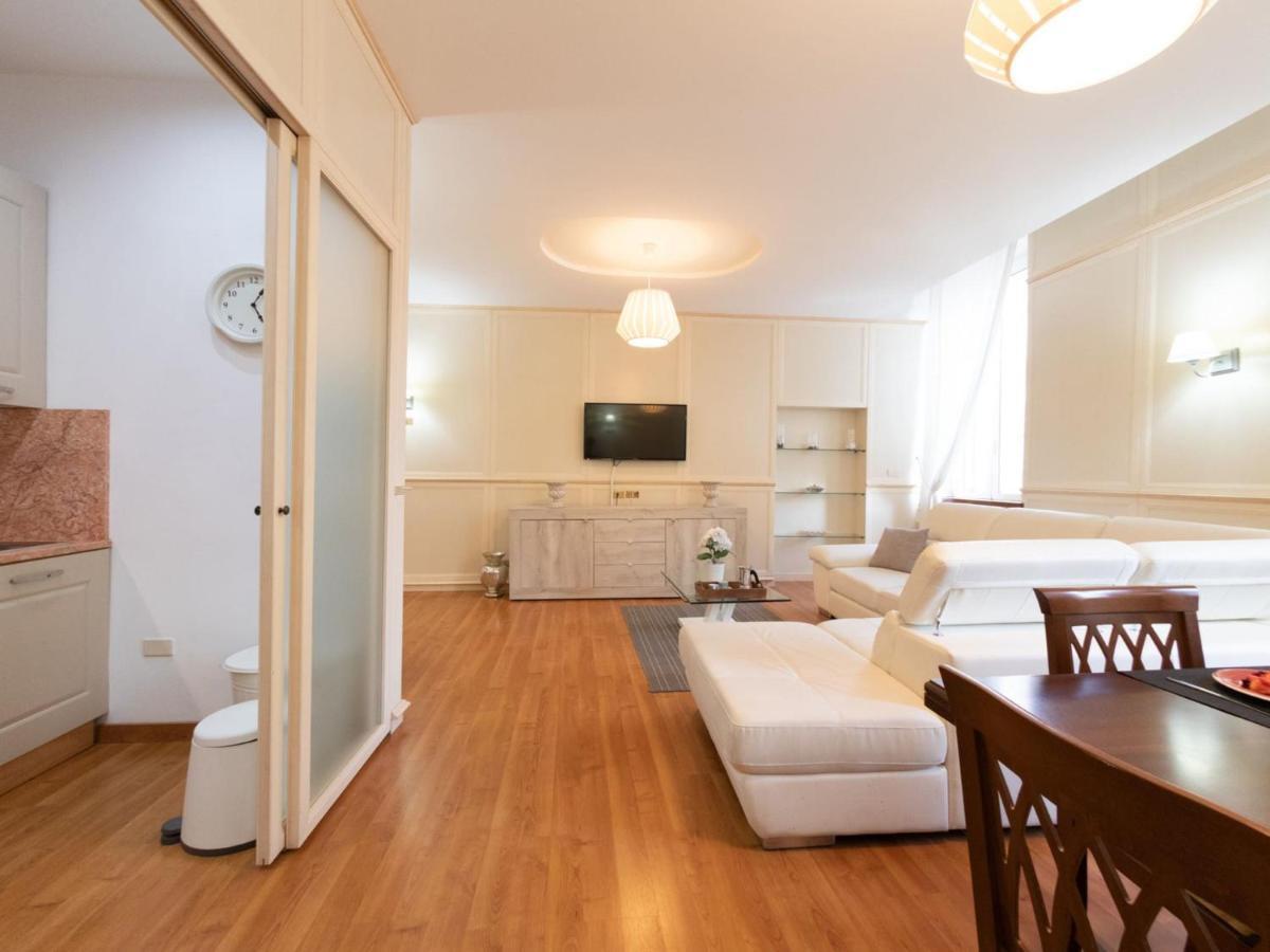 The Rent - Stylish One-bedroom In Piazza Barberini