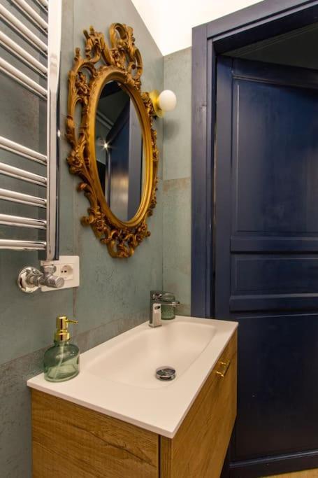 Rasella44, Blu Apartment *