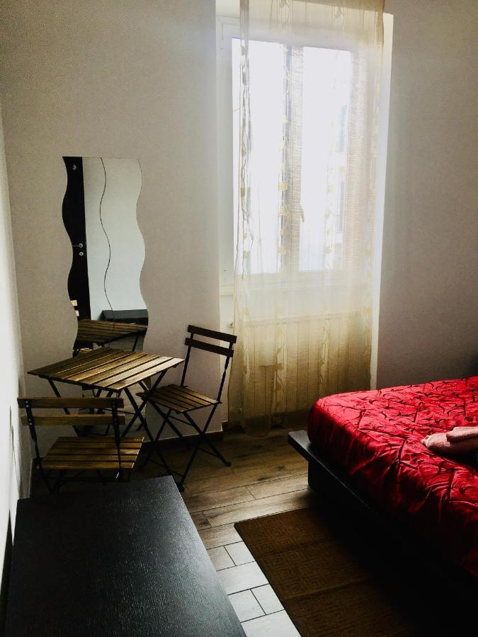 House Alessandrino Pensión Roma