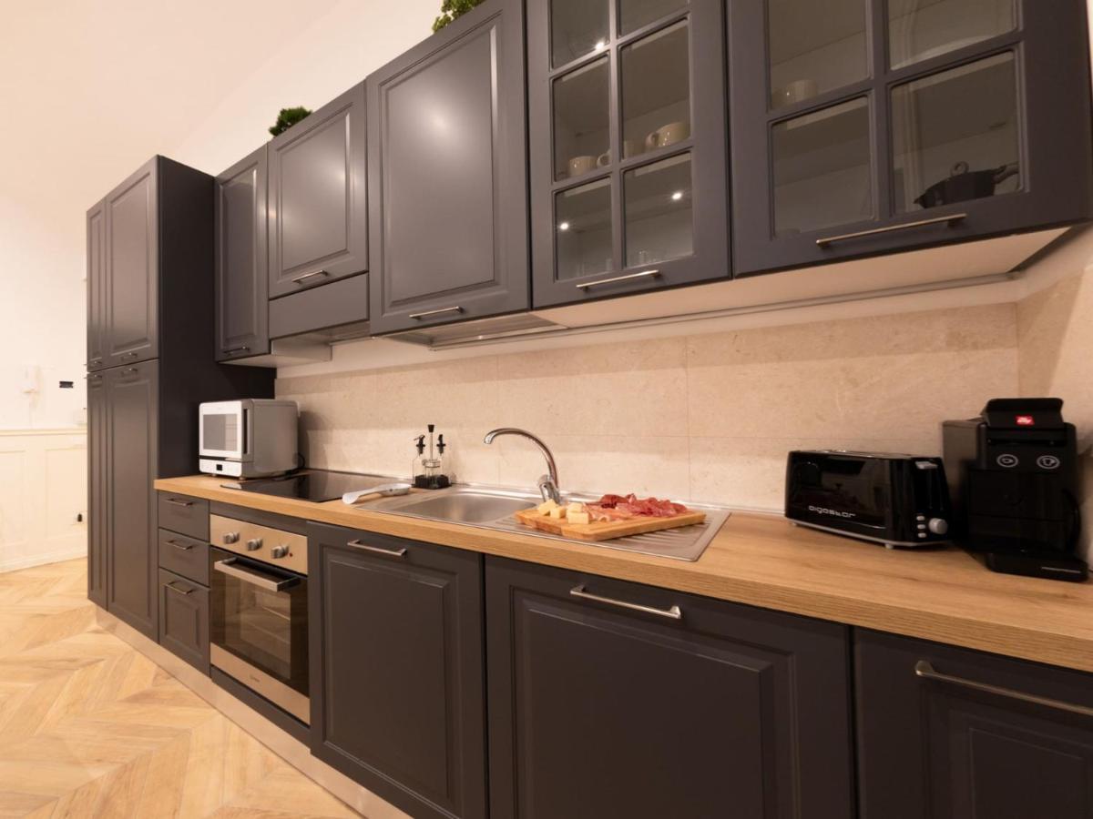 Apartment The Rent - Elegant Five-bedrooms Near Colosseo