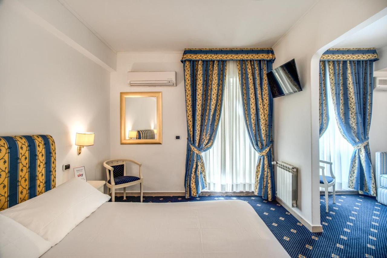 Napoleon 4* Rome