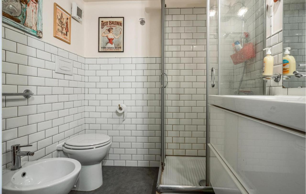 Apartamento Amazing In With Wifi And 2 Bedrooms Roma