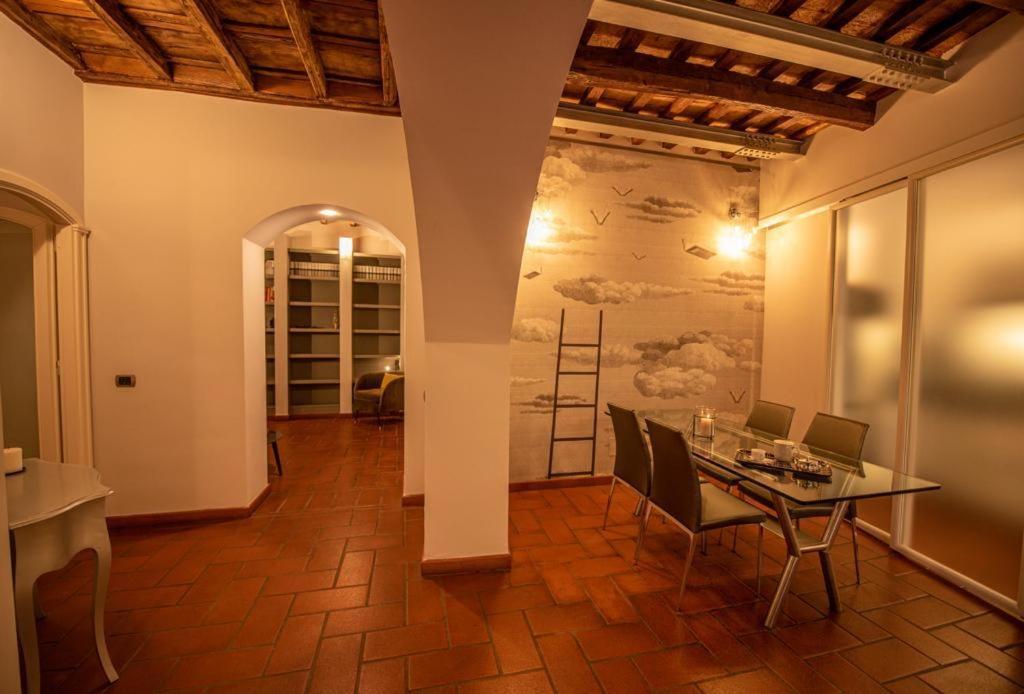 Anna Trevi 52 Luxury Apartment Rome