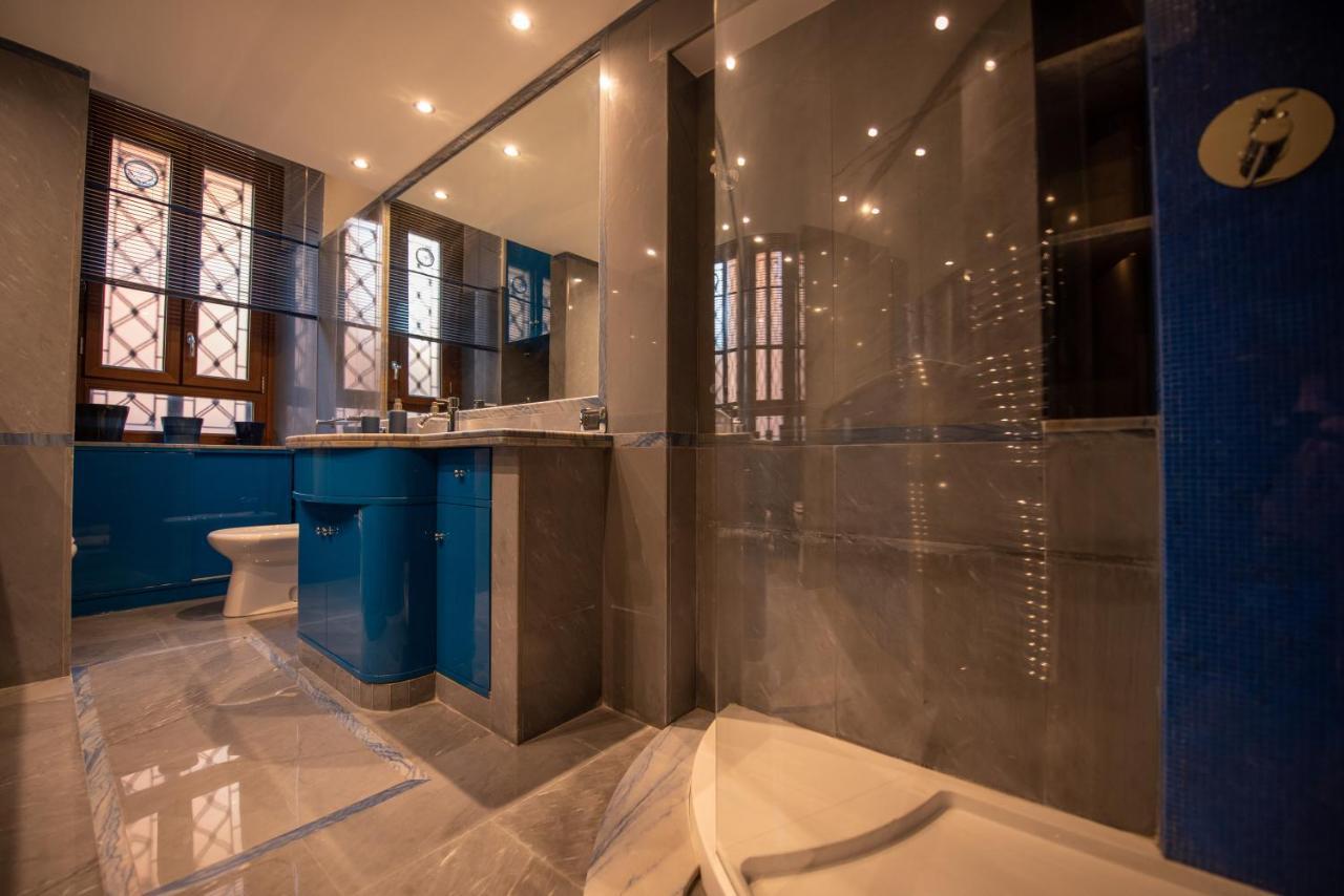 Anna Trevi 52 Luxury