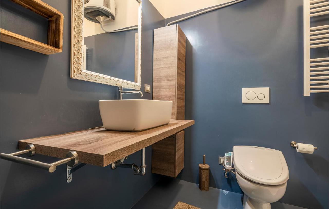 Amazing In With Kitchenette Leilighet