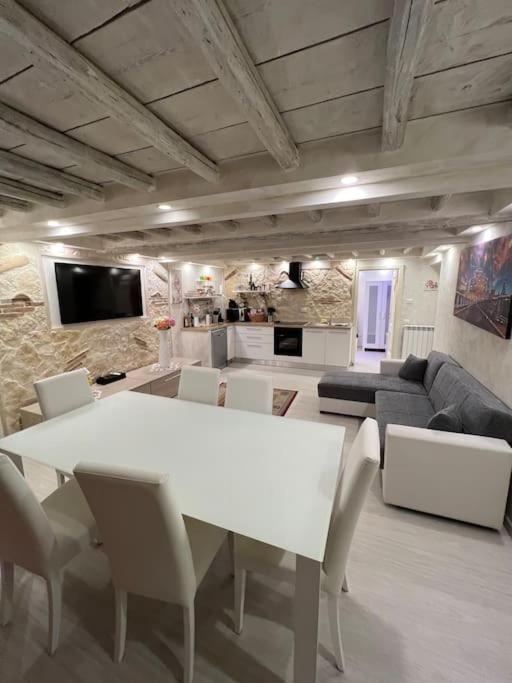Apartamento Historic Center, 800 Meters From The Trevi Fontain Roma