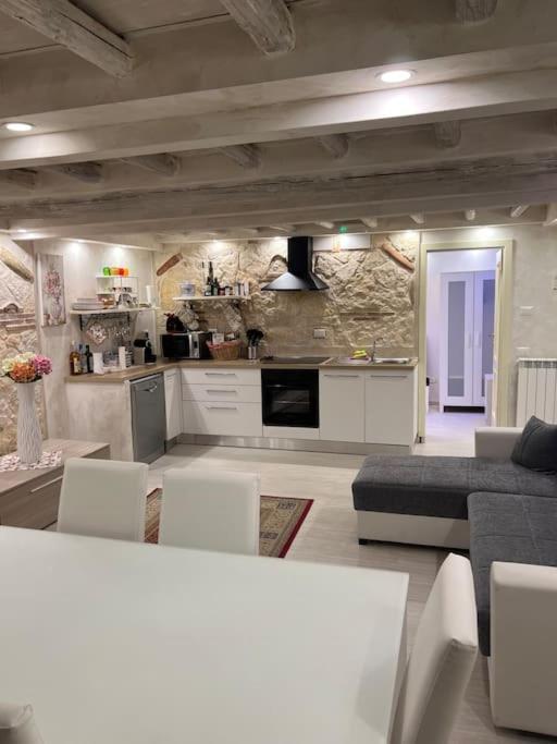 Apartamento Historic Center, 800 Meters From The Trevi Fontain *