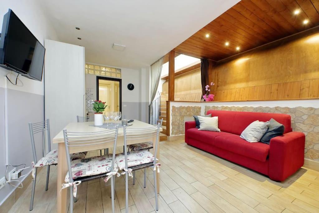 Vatican Flat Spacious Cozy With Court *