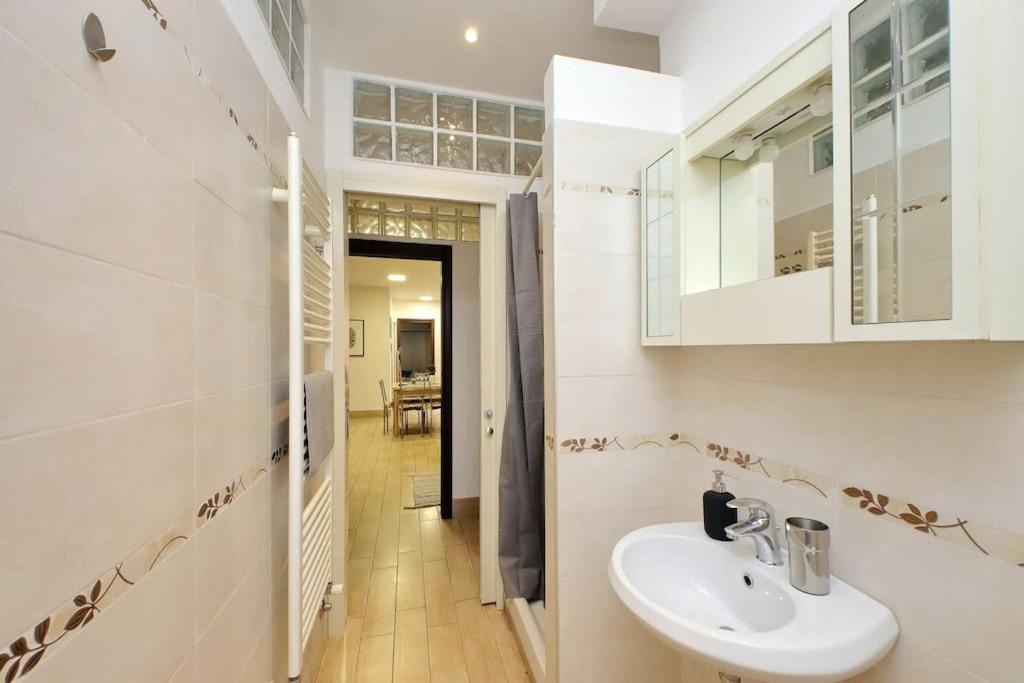 Apartment Vatican Flat Spacious Cozy With Court Rom