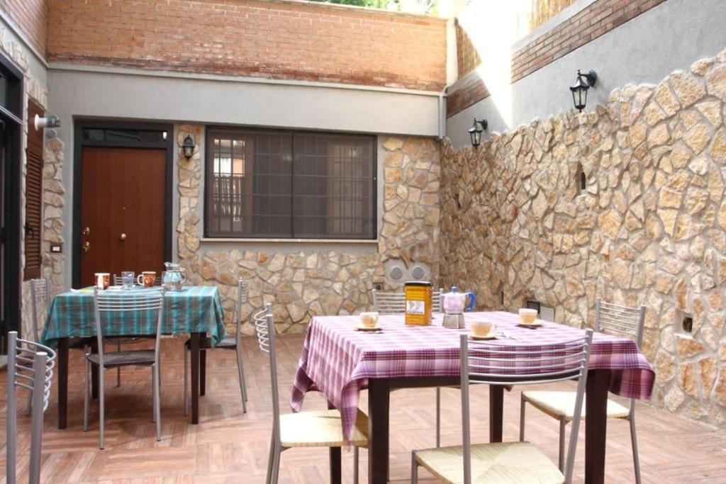 Vatican Flat Spacious Cozy With Court Apartamento *