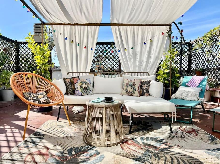 Lovely Mid-century With Stunning Terrace Roma