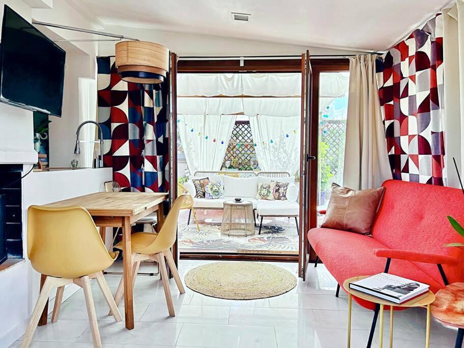 Apartamento Lovely Mid-century With Stunning Terrace *