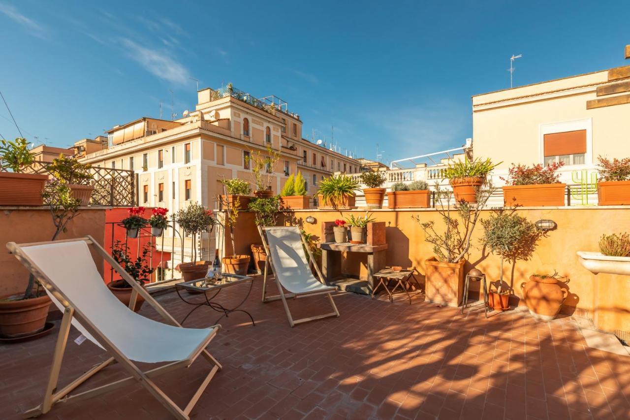 Bright And Comfy Terraced In Trastevere Appartamento