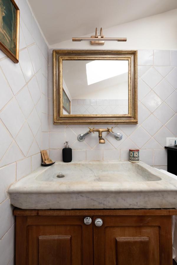 Bright And Comfy Terraced In Trastevere *