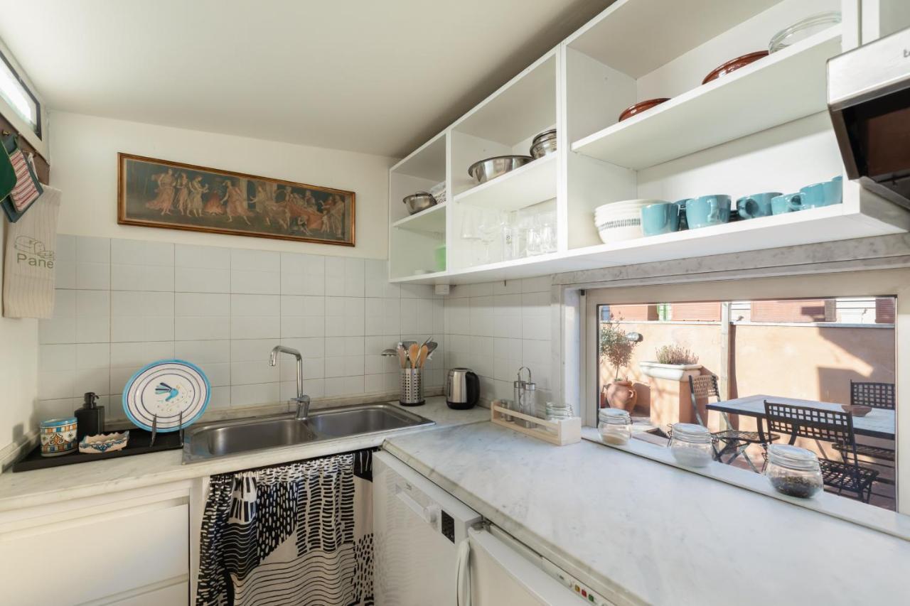 Apartment Bright And Comfy Terraced In Trastevere Rome