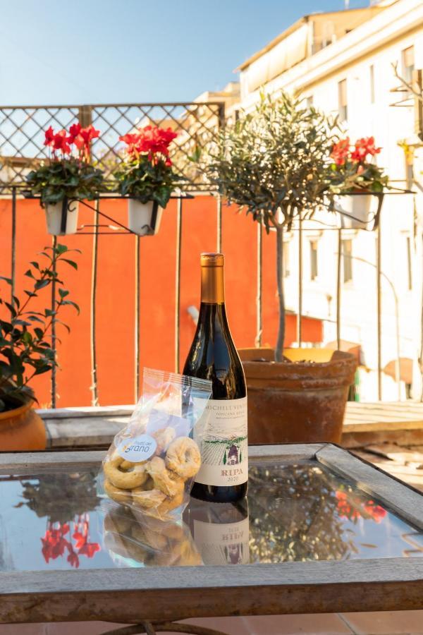 Apartment Bright And Comfy Terraced In Trastevere Rome