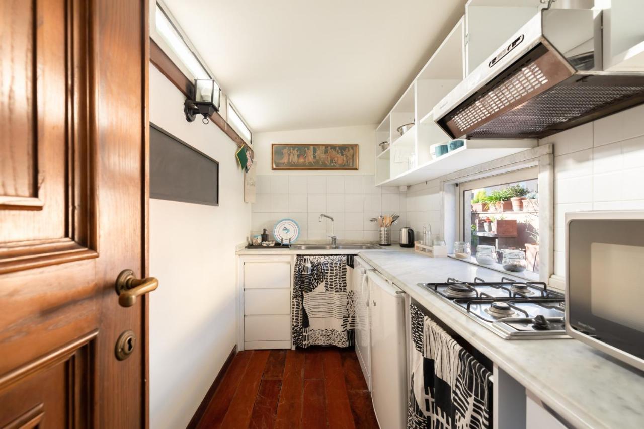 Bright And Comfy Terraced In Trastevere Apartment *