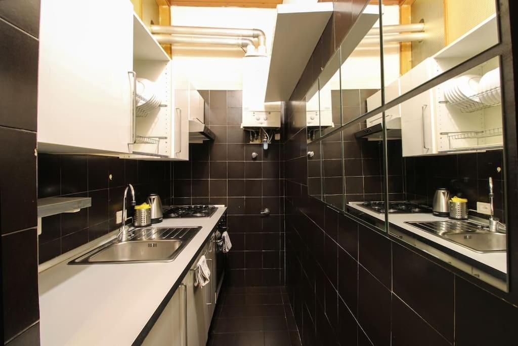 Lovely 2 Bedroom Apartment-6 Pax By Yourhost * Roma