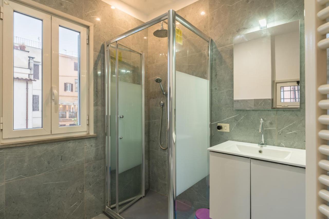 Joivy Trevi Fountain's Relais