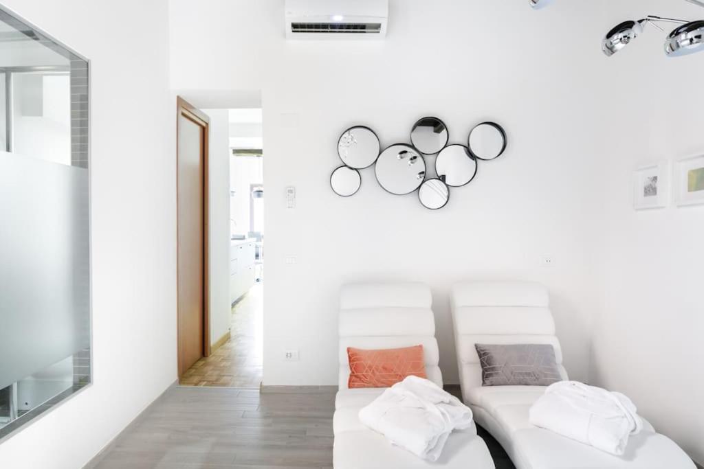 Girolamo's Jacuzzi Place Apartamento *