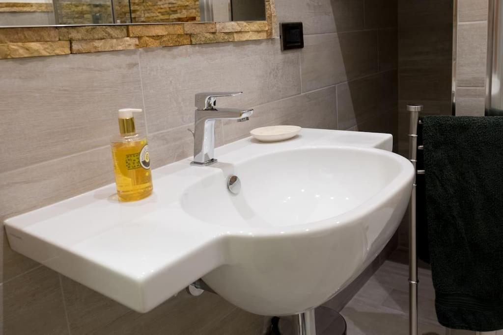 Domus Patrizia Romana 6 Persone Apartment Rom