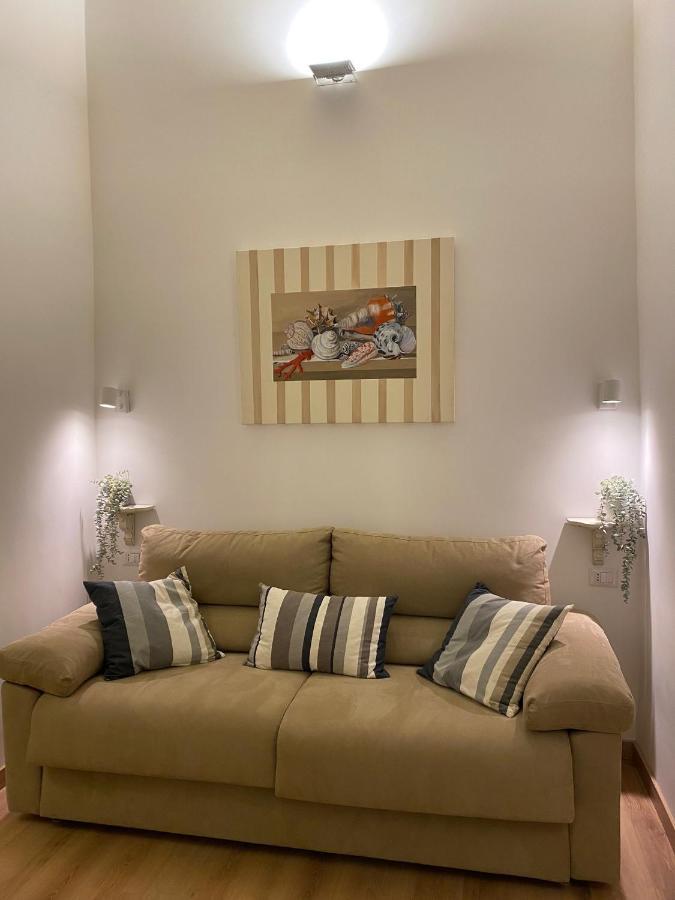 Apartamento Domus Alfieri Al Colosseo Roma