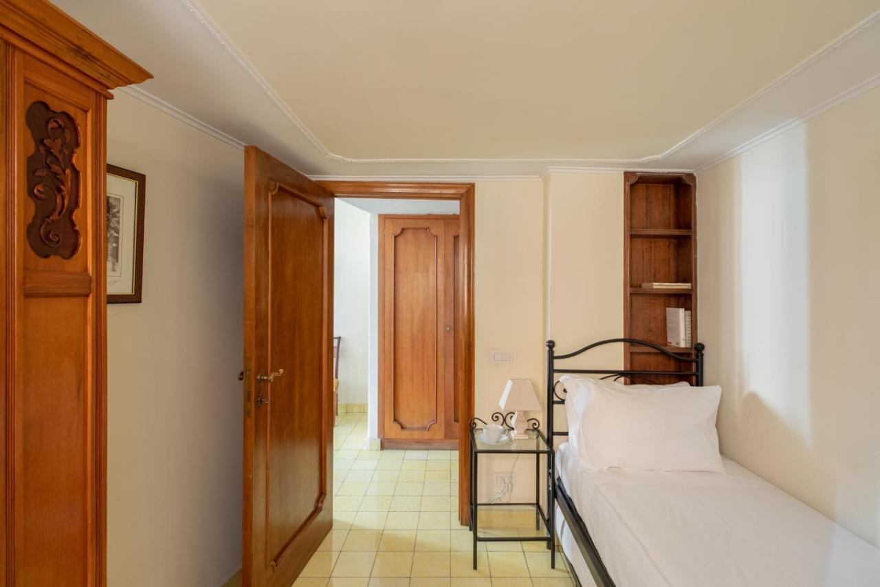 Apartment Iflat Campo De Fiori Cozy Flat Rom