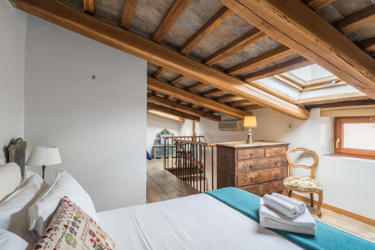 Cozy Wooden Apt In Piazza Navona Roma