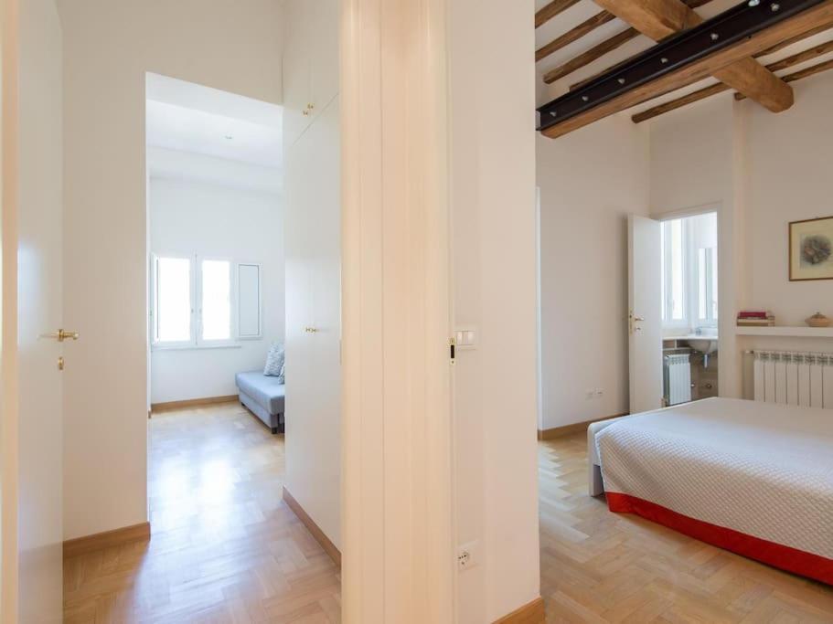 Trevi Fountain Luxury Leilighet *