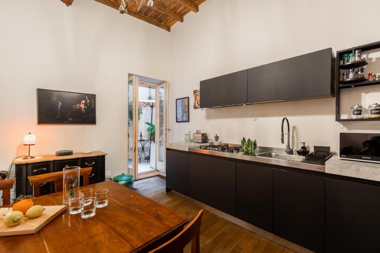 Chic And Style In Historical Via Giulia *