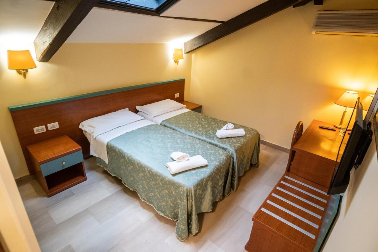 Center 2 Hotell 3*