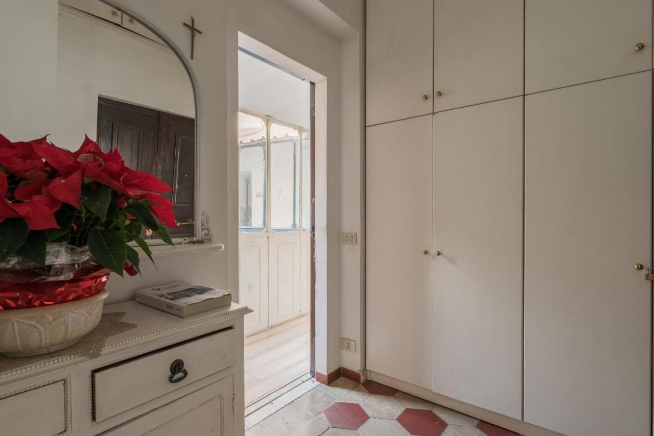 Cozy Wooden Apt In Piazza Navona