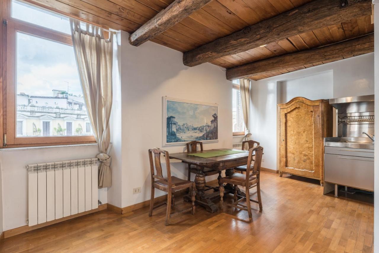 Cozy Wooden Apt In Piazza Navona * Roma