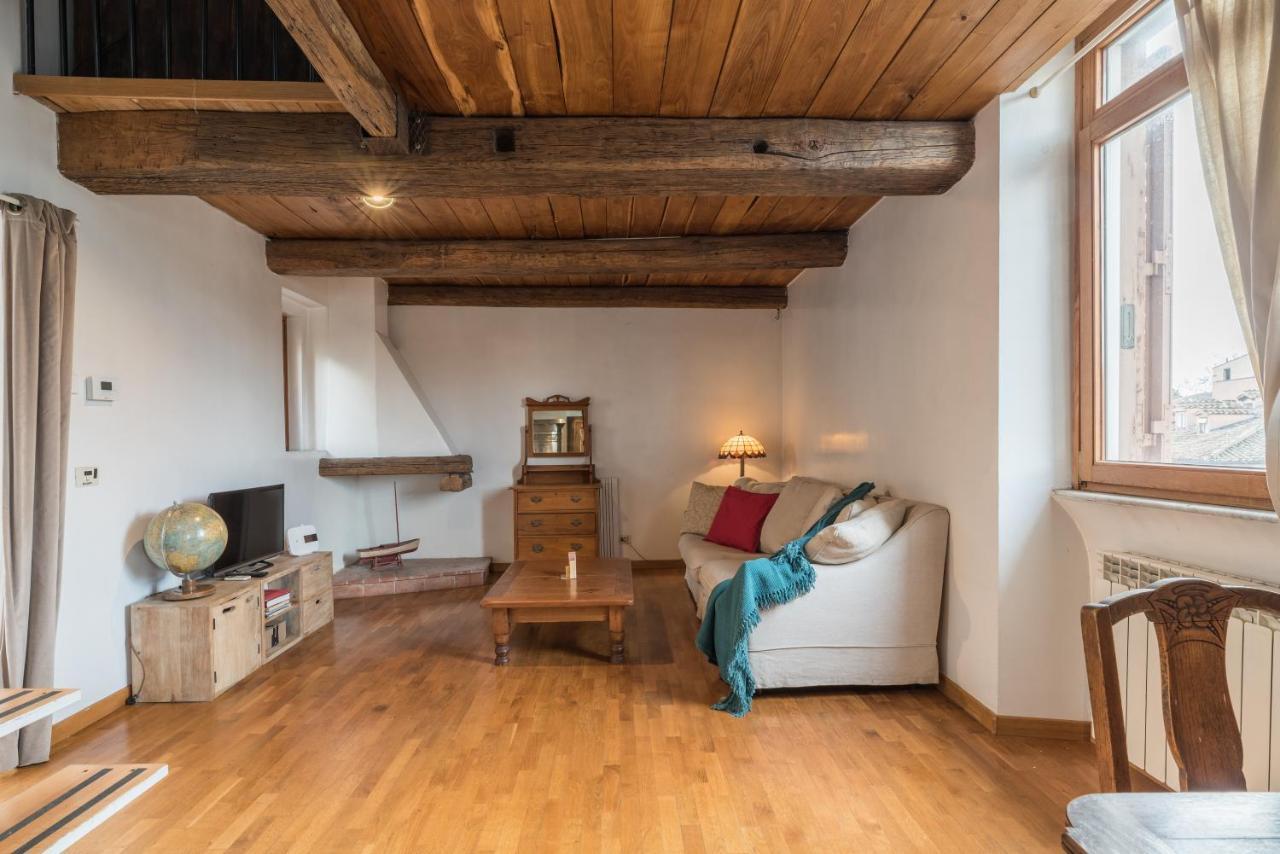 Cozy Wooden Apt In Piazza Navona Appartamento *