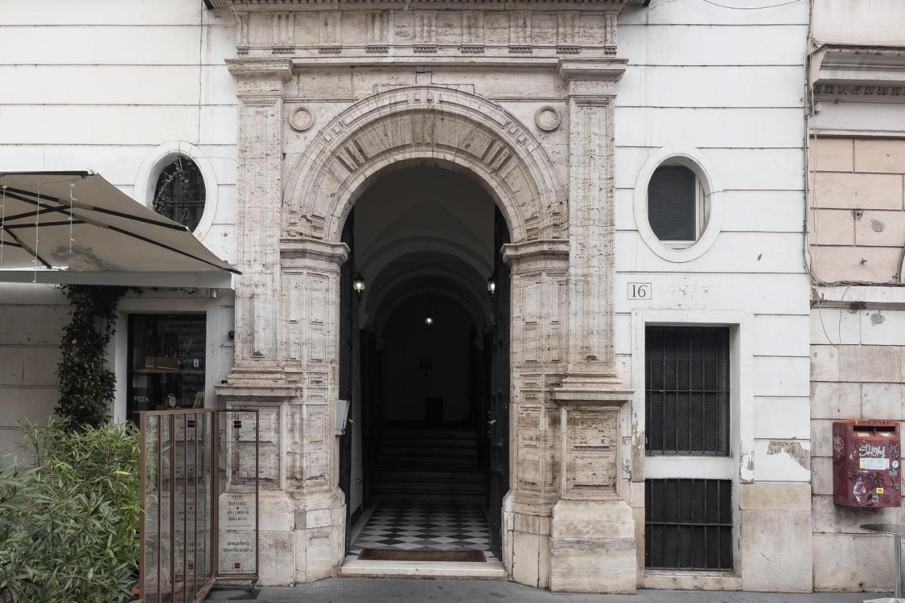 Cozy Wooden Apt In Piazza Navona Apartamento