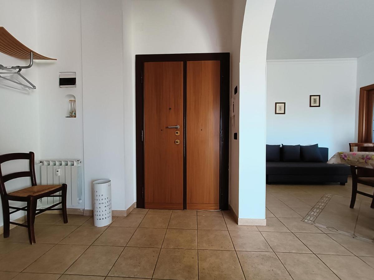 Apartamento Avellini - Delightful And Spacious With Terrace - Near Metro A Cornelia