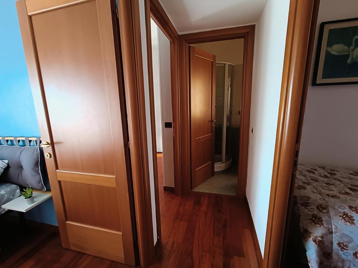 Avellini - Delightful And Spacious With Terrace - Near Metro A Cornelia Apartamento
