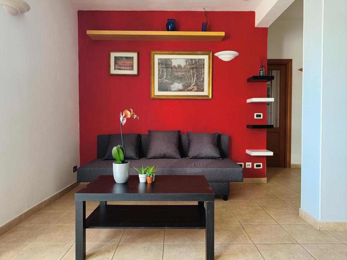 Apartamento Avellini - Delightful And Spacious With Terrace - Near Metro A Cornelia
