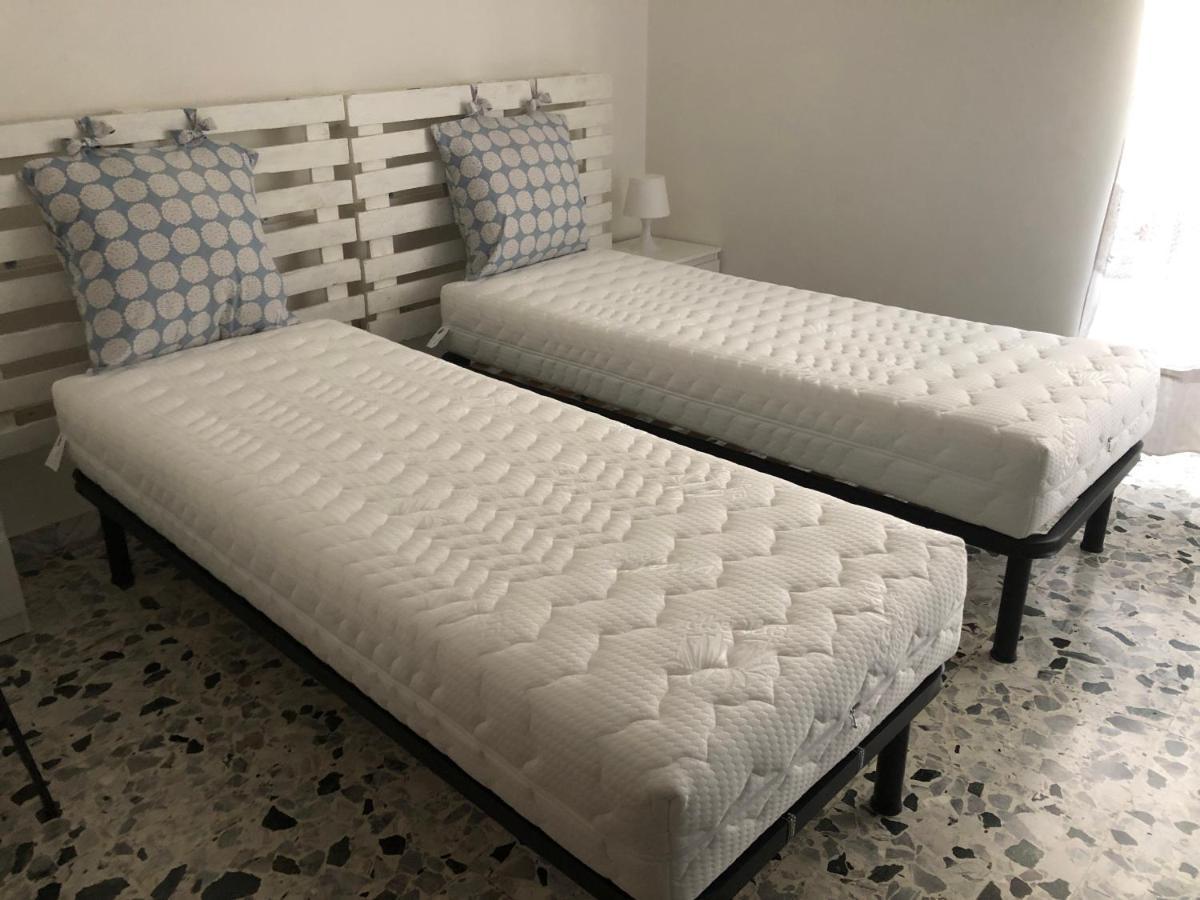 Questa Casa Non E Un Ciu-atr 9390-9 Apartamento