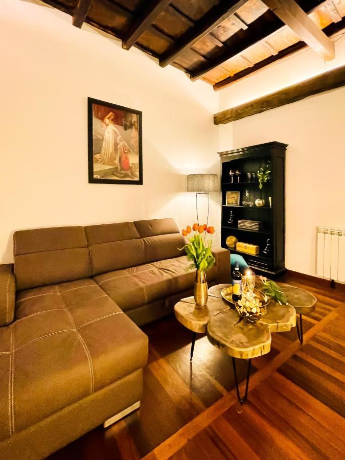 Trevi Fountain Luxury Apartment Rom