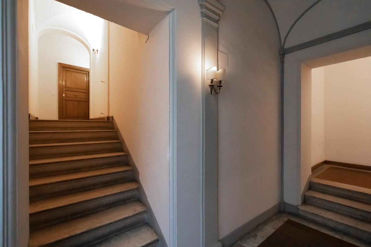 Chic And Style In Historical Via Giulia