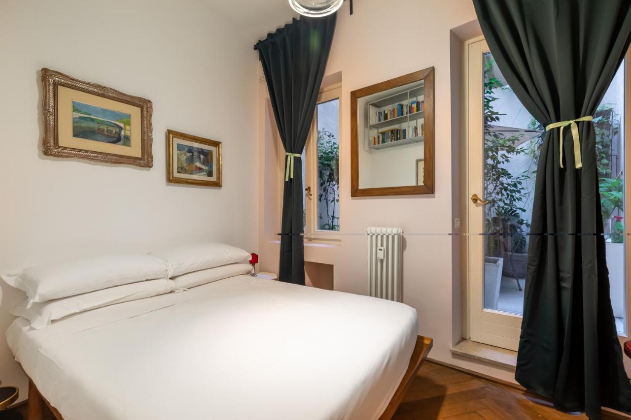 Chic And Style In Historical Via Giulia Appartamento *