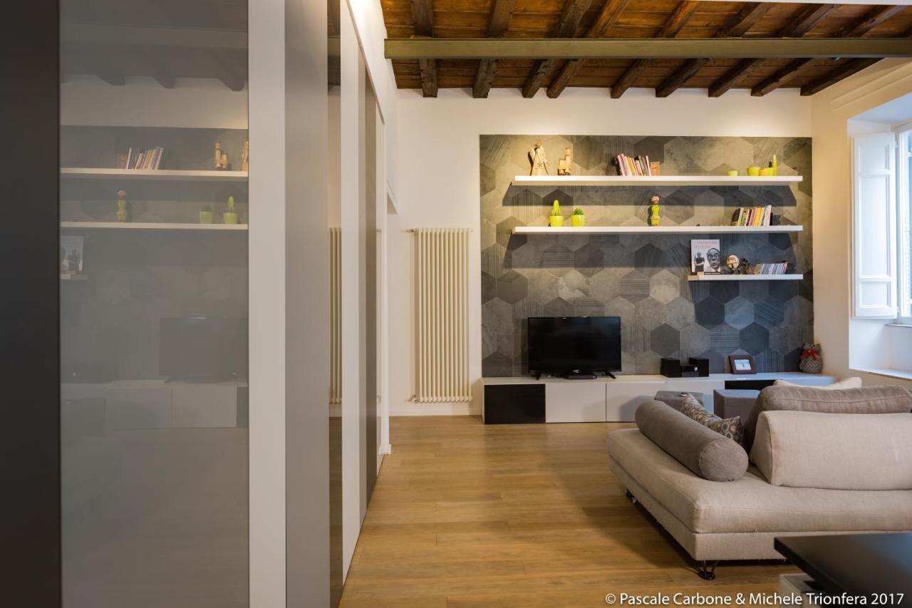 Chic, Stylish And Quiet At The Spanish Steps *