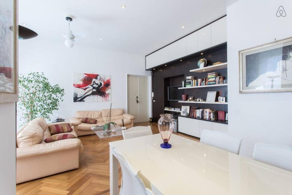 Vatican Ideal For Family/couple, A/c, Jacuzzi *