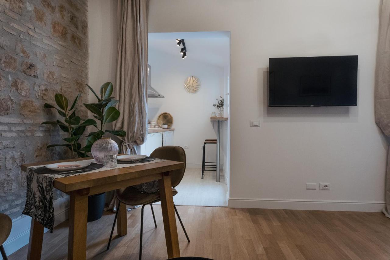 Apartamento La Polveriera, Elegante E Luminoso Vicino Al Colosseo